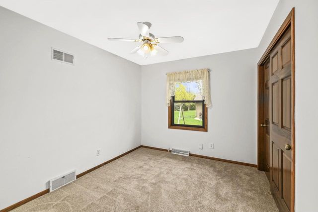 W164N10555 Timberline COURT, Germantown, WI 53022