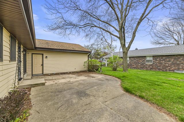 W164N10555 Timberline COURT, Germantown, WI 53022