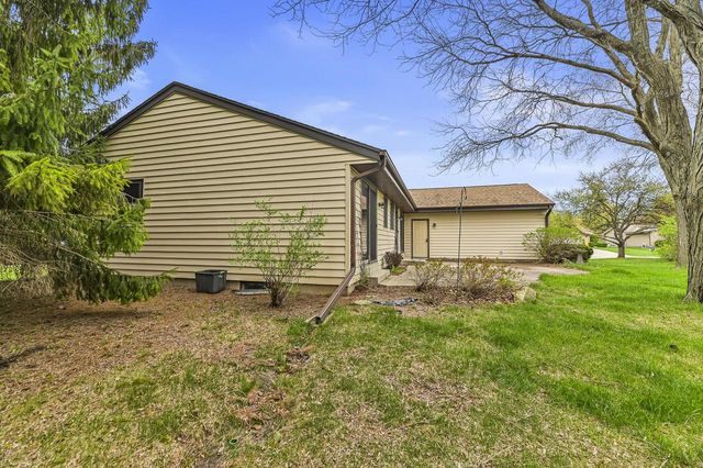 W164N10555 Timberline COURT, Germantown, WI 53022