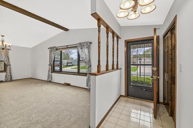 W164N10555 Timberline COURT, Germantown, WI 53022