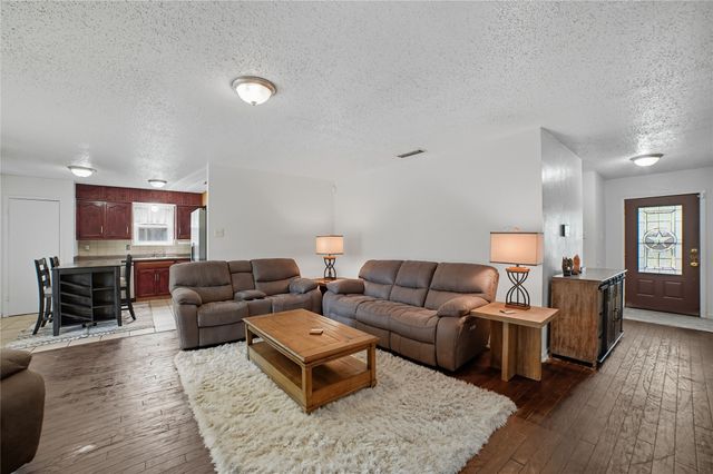 1518 Creekwood Lane, Mesquite, TX 75149