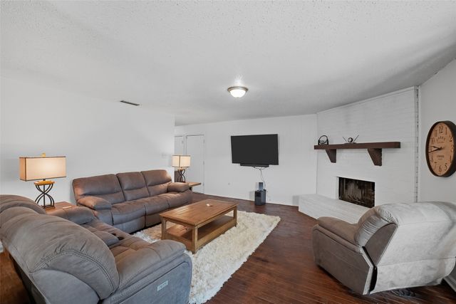 1518 Creekwood Lane, Mesquite, TX 75149