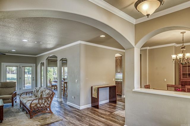 10 Maravilla Way, Hot Springs Village, AR 71909