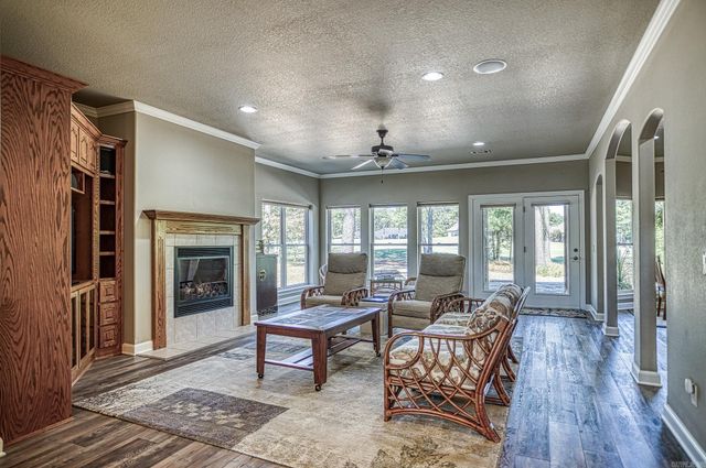 10 Maravilla Way, Hot Springs Village, AR 71909