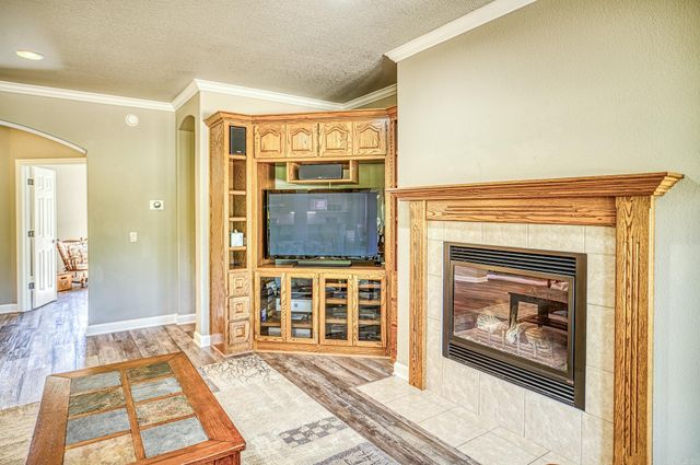 10 Maravilla Way, Hot Springs Village, AR 71909