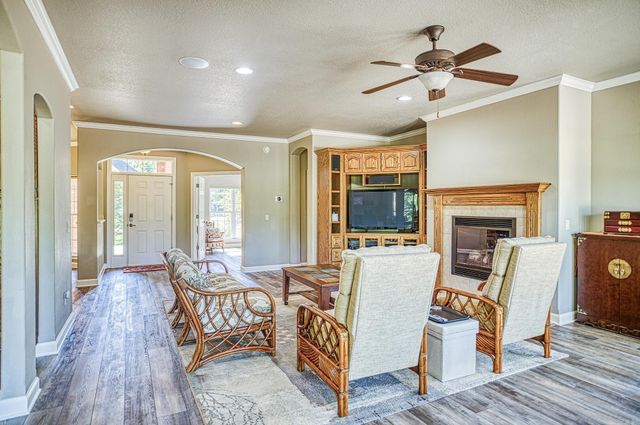 10 Maravilla Way, Hot Springs Village, AR 71909