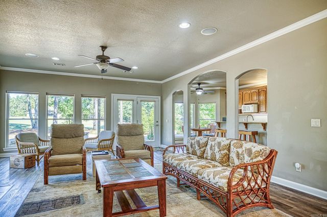 10 Maravilla Way, Hot Springs Village, AR 71909