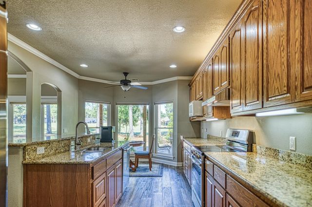 10 Maravilla Way, Hot Springs Village, AR 71909