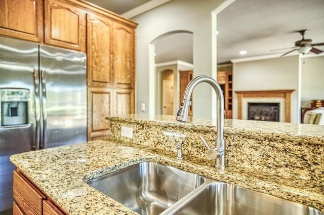 10 Maravilla Way, Hot Springs Village, AR 71909