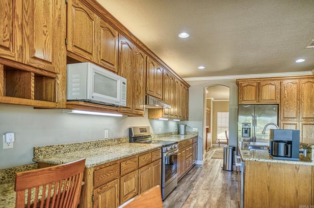 10 Maravilla Way, Hot Springs Village, AR 71909