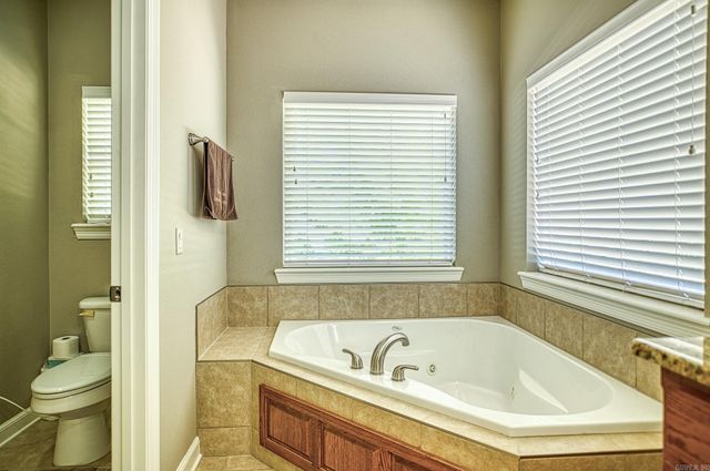 10 Maravilla Way, Hot Springs Village, AR 71909