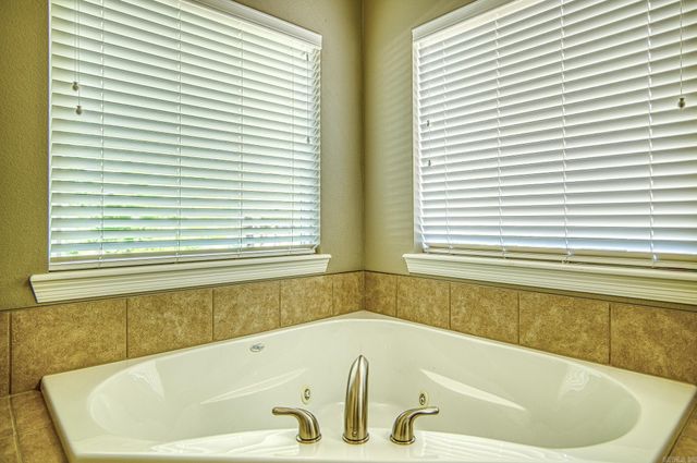 10 Maravilla Way, Hot Springs Village, AR 71909