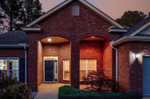 10 Maravilla Way, Hot Springs Village, AR 71909