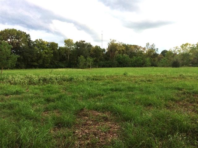 347 E Caroline St, Trinity, TX 75862