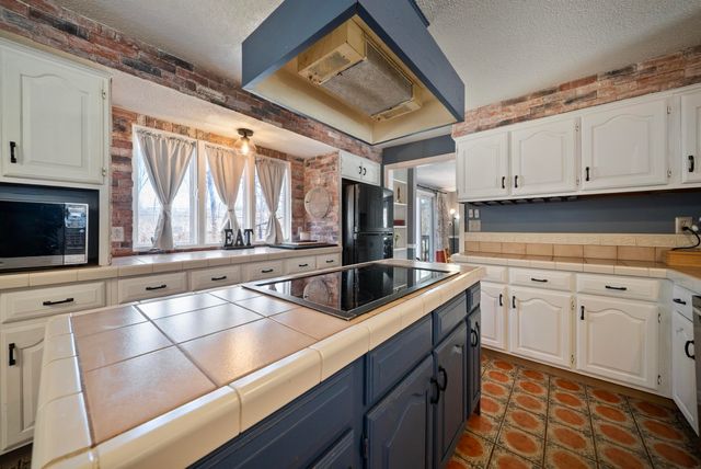 66 Old Derry Road, Londonderry, NH 03053