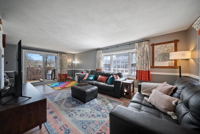 66 Old Derry Road, Londonderry, NH 03053