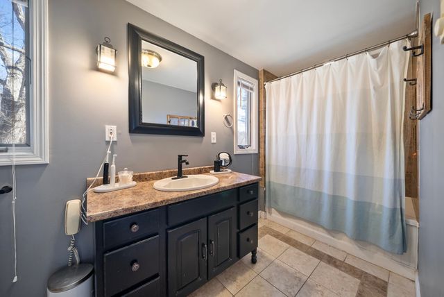 66 Old Derry Road, Londonderry, NH 03053