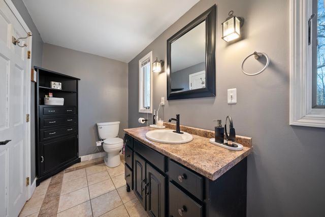 66 Old Derry Road, Londonderry, NH 03053