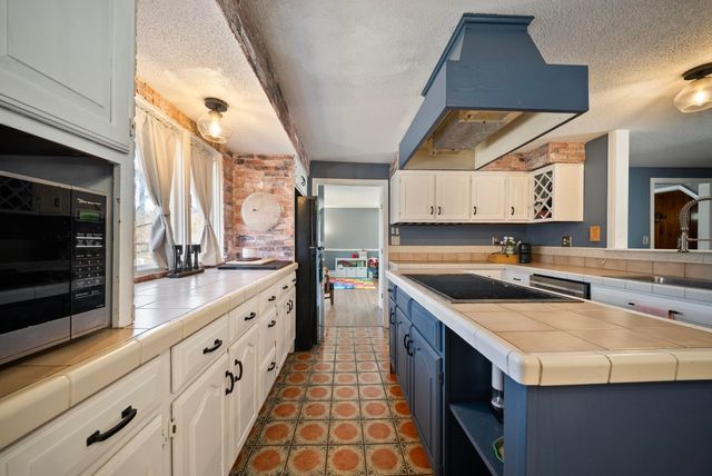 66 Old Derry Road, Londonderry, NH 03053