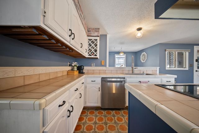 66 Old Derry Road, Londonderry, NH 03053