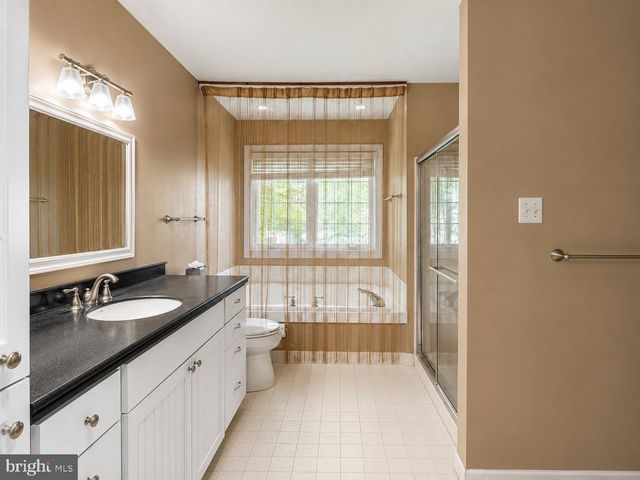 84 ANDOVER CT, Chesterbrook, PA 19087