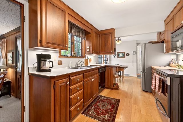 33 Hawley Dr Drive, Webster, NY 14580