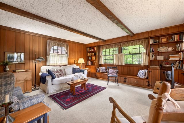 33 Hawley Dr Drive, Webster, NY 14580