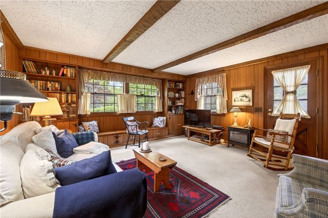 33 Hawley Dr Drive, Webster, NY 14580