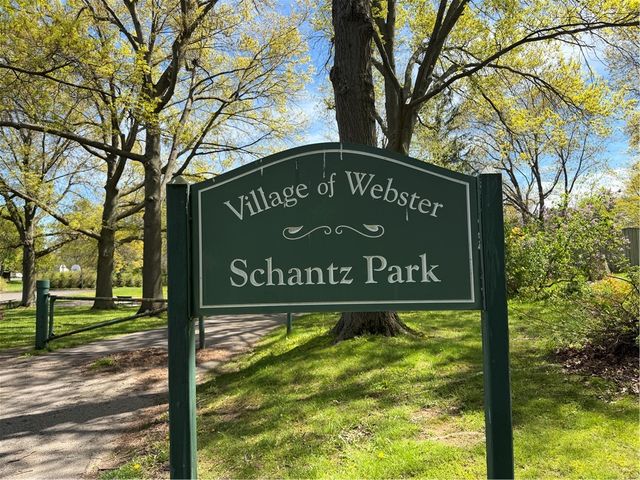 33 Hawley Dr Drive, Webster, NY 14580
