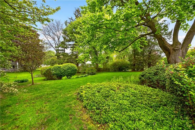 33 Hawley Dr Drive, Webster, NY 14580