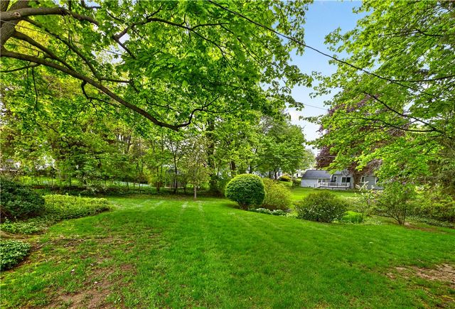 33 Hawley Dr Drive, Webster, NY 14580