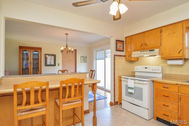 17 Blackburn Drive, Belleville, IL 62226