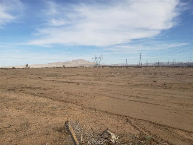 13178 Hopland, Adelanto, CA 92301