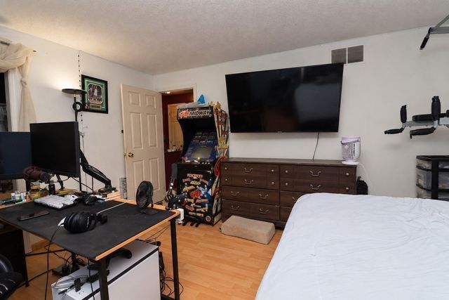 20 Angle St 10, Lowell, MA 01851
