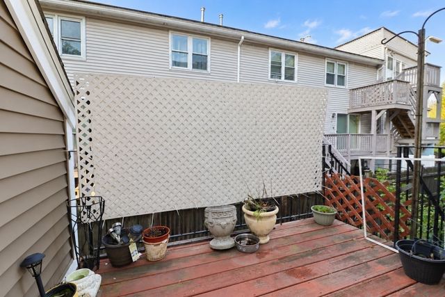 20 Angle St 10, Lowell, MA 01851