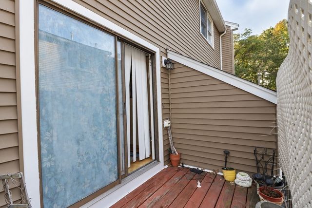20 Angle St 10, Lowell, MA 01851