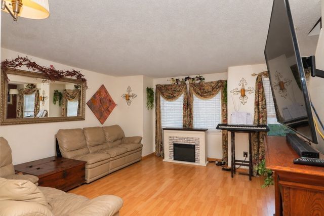 20 Angle St 10, Lowell, MA 01851