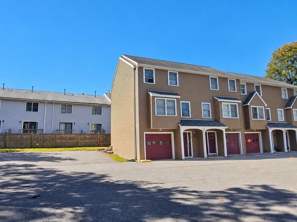 20 Angle St 10, Lowell, MA 01851