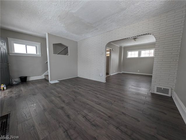 3947 W 22nd Street, Cleveland, OH 44109