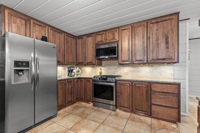 2284 WAUKAU ROAD, Omro, WI 54963