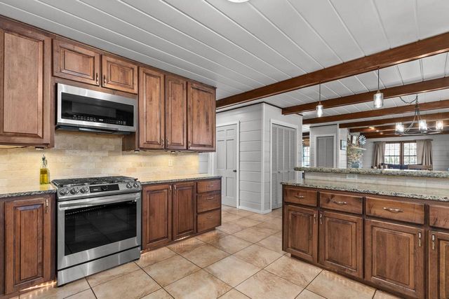 2284 WAUKAU ROAD, Omro, WI 54963