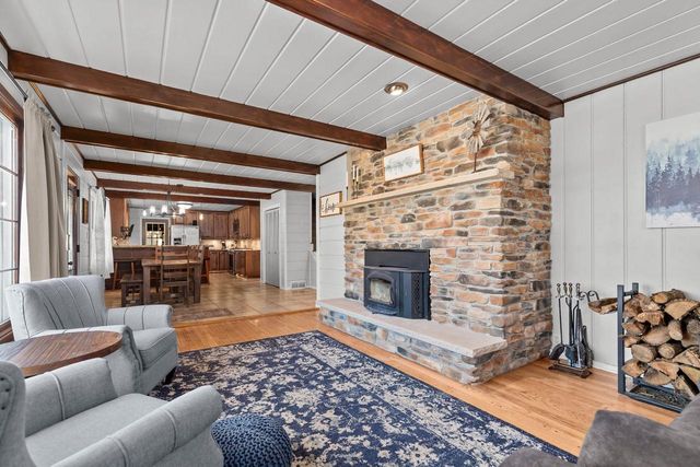 2284 WAUKAU ROAD, Omro, WI 54963