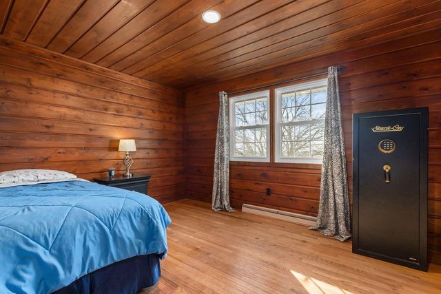 2284 WAUKAU ROAD, Omro, WI 54963