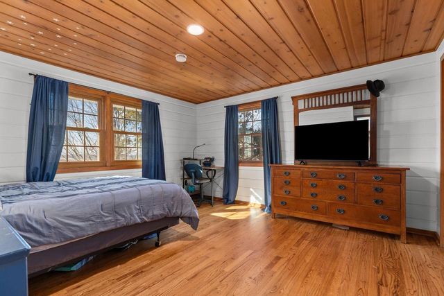 2284 WAUKAU ROAD, Omro, WI 54963