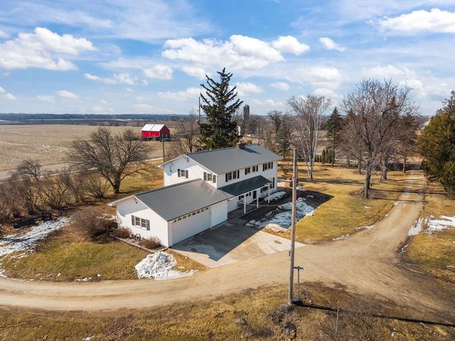 2284 WAUKAU ROAD, Omro, WI 54963