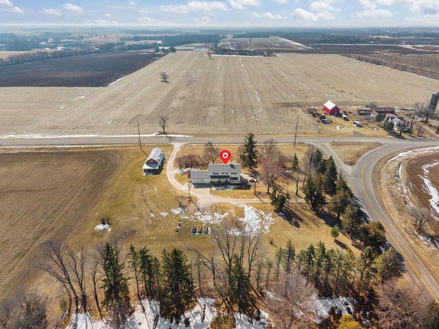 2284 WAUKAU ROAD, Omro, WI 54963