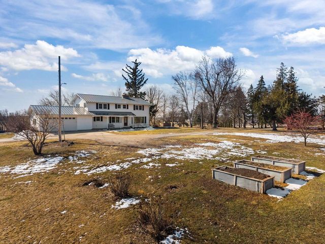2284 WAUKAU ROAD, Omro, WI 54963