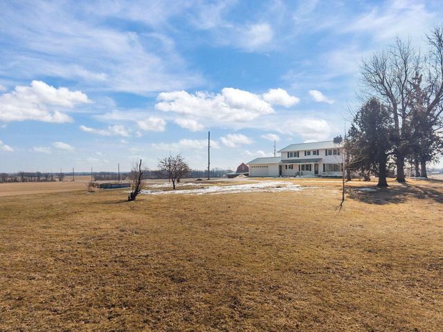 2284 WAUKAU ROAD, Omro, WI 54963