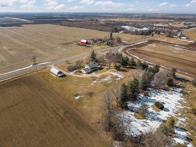 2284 WAUKAU ROAD, Omro, WI 54963