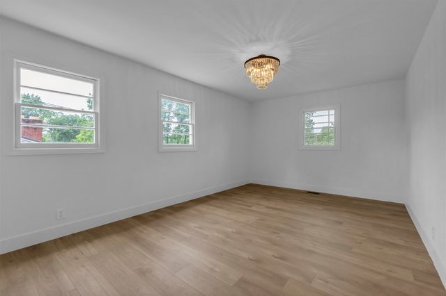 103 Longwood Drive, Taylors, SC 29687
